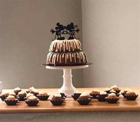 You can buy Bundt cakes in different sizes, a regular sized to feed 10-12 people, a bundtlet that feeds 2-4 people and bundtini, a personal bundt. . 