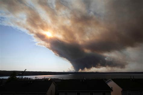 Nova Scotia blazes ‘out of control,’ 16,000 forced to flee
