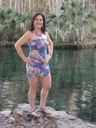 Free wife mature porn pics and older women galleries. 