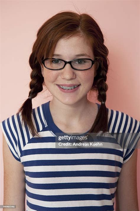 Nude braces and glasses. .  <a href=https://dl.hongyshop.com/admin/view/styl...