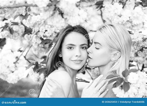 Nude hot babes kiss. .  <a href=https://turist66.ru/wn0fg/bmw-fehlercode-liste-symbole.ht...