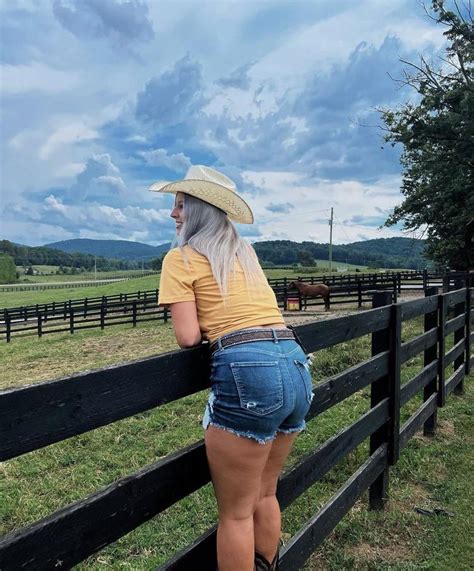 Nude sexy thick country girl. .  ...