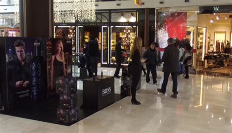 Nuit Pour Femme Sampling AFF Reklam.