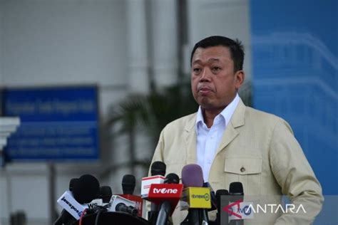 Nusron Sebut Tren #KaburAjaDulu Tanda Warga Tak Cinta Tanah Air Nasional ? 1 minggu yang lalu 
