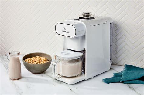 Nut milk maker. Oct 2, 2019 · That said, the basic blender didn’t do a very good job of extracting the macadamia flavor, so the milk was, again, pretty bland. On the other hand, the macadamia milk made in the Vitamix was ... 