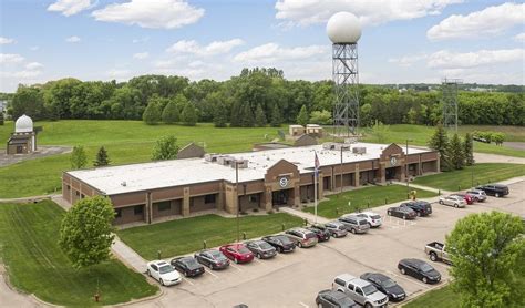 Nws chanhassen mn. National Weather Service Twin Cities, MN 1733 Lake Drive West Chanhassen, MN 55317-8581 952-361-6670 Comments? Questions? Please Contact Us. Disclaimer Information ... 