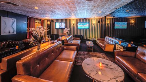 Nyc gentlemens club. Aman New York, which opened in 2022, has offered a membership with an initiation fee of $200,000, plus annual dues. Exclusive access to Casa Cruz, which … 