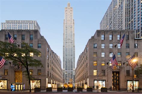 Nyc rockefeller center. Rockefeller Center, Explored & Explained. About. Today on AD, architect Adam Rolston takes us on an insightful walking tour of Rockefeller Center, exploring the history and … 