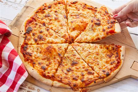 Nyc style pizza. And, Domino's is riding high on the subcontinent's love for fast food. India now has an insatiable appetite for pizzas. And, Domino’s is riding high on the subcontinent’s love for ... 