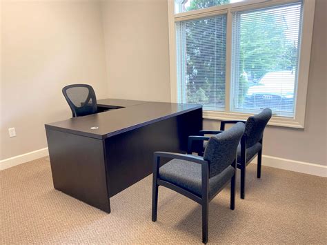 OFFICE SPACE FOR LEASE RENT 3 OFFICES WITH COMMON AREA