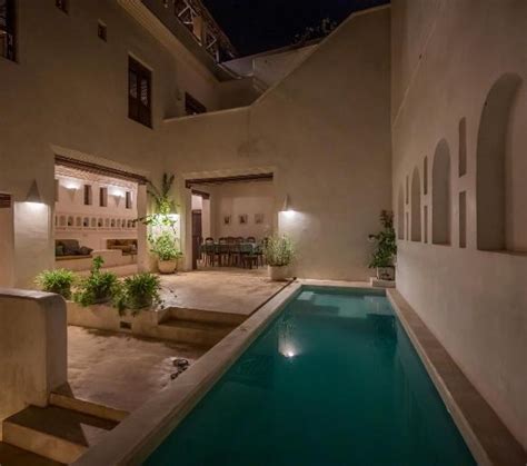 ONEWAY House Lamu Seaview Rooftop, Pool and Cook