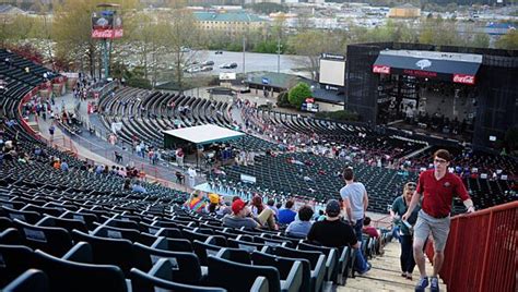 Oak mountain amphitheater. The entertainment giant that owns Oak Mountain Amphitheatre will book performances for the venue next year but won’t commit beyond 2023 amid the proposal to build a $50 million, 9,500-seat ... 