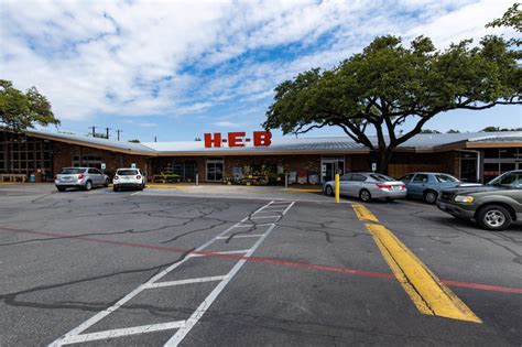 Oak park heb. Order on the app. En Espanol. Curbside pickup. After placing your order online, locate the parking spots designated for curbside pickup at your H‑E‑B store at your selected time. Text the number indicated on the sign to let us know you’ve arrived and we'll load your groceries straight into your car! Home Delivery. 