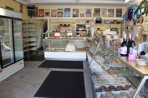 Oakland's Grand Bakery selling for $1