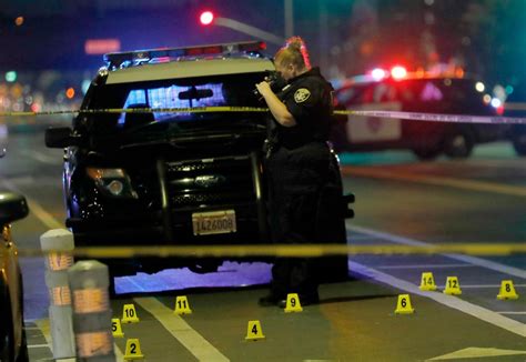 Oakland: DA dismisses double murder case after lawyer found second gun at crime scene