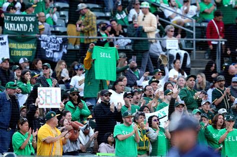 Oakland A’s fan-created ‘SELL’ shirt is on its way to Baseball Hall of Fame