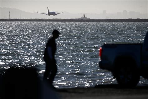 Oakland Airport expansion is a threat to climate change goals, environmental coalition warns