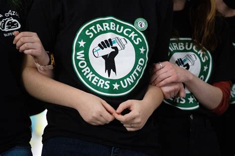 Oakland Starbucks workers file petition to unionize