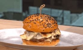 Oakland chef showcases signature burger ahead of National Cheeseburger Day