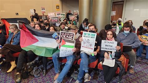 Oakland city council calls for permanent ceasefire in Gaza
