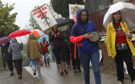 Oakland teacher’s strike day 3: District and union don’t reach weekend agreement; strike resumes Monday