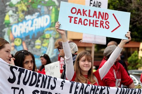 Oakland teachers officially on strike Thursday; schools are still in session
