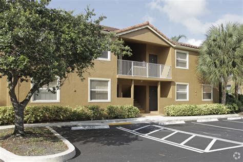 Oasis at Springtree Apartments in Sunrise, FL