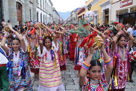 The region is home to 16 different indigenous groups who maintain 22 distinct languages, 150 dialects, and diverse cultural practices. Understanding the Impacts of International Policy While learning about the geography and land-use practices, students in Oaxaca delve into community life to experience and gain a deeper understanding of the …. 