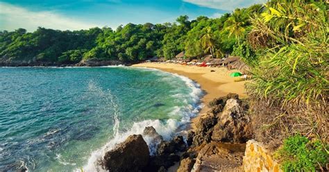 Oaxaca mexico beaches. Apr 5, 2022 ... If you want to spend your vacation in Mexico away from the crowded beaches, Playa Bacocho is a good choice. Aside from it being an idyllic beach ... 