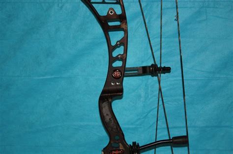 Obsession bows. Jun 22, 2018 · The Obsession Fixation 6XP is a high-performance hunting bow loaded with features such as the draw-specific XP dual cam, America's Best string and cables, composite split limbs and six-piece limb pockets. Front struts, both top and bottom, on the riser add strength and rigidity, while contouring on the handle coupled with a two-piece laminated ... 