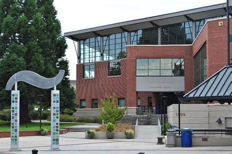 Oc bremerton. The OC Online Bookstore will help you determine which textbook you need for your class, and allow you to purchase it or rent it online. You can also visit the campus Bookstore in person to purchase textbooks. Textbook Buyback is always held during Finals Week. ... 1600 Chester Ave. Bremerton WA 98312 | … 