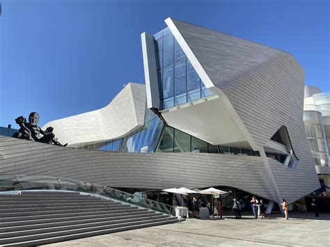 Oc museum of art. Sep 1, 2022 · The Orange County Museum of Art announced on Wednesday, Aug. 31, five diverse, multimedia exhibitions for its fast approaching opening at the Segerstrom Center for the Arts. The museum first ... 