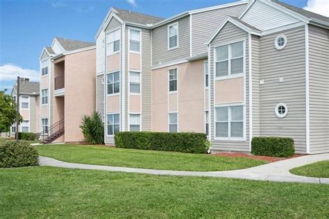 Ocean pointe apartments. This building is located in Stuart in zip code 34996. Ocean Pointe apartment community at 300 SE Saint Lucie Blvd, offers a Pet-friendly, In-unit washer, and Other parking. … 