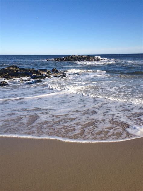 Today's Belmar sea temperature is 64 °F. Statistics for 17 Oct (1981–2005) – mean: 60 °F , range: 55 ° F to 65 ° F The water temperature (63 °F) at Belmar is relatively warm. If the sun does come out as forecast, it should feel warm enough to surf in a summer wetsuit. Effective air temperature of 57 °F. Map of current United States. 