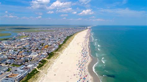 The water temperature around Sea Isle City changes dramatically during the year. The temperature ranges from 3.2°C (37.7°F) in February up to 23°C (73.4°F) in the month of August, as illustrated below. The average water temperature throughout the year is 13°C (56°F) and the best time for water activities is late summer, since Sea Isle ...