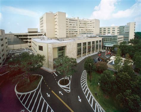 Ochsner medical center main campus. The Section is located on the first floor of the Atrium Tower at Ochsner Medical Center - New Orleans, next to Radiation Oncology. The first floor location on the river side of the Ochsner campus provides an easy drop-off point for patients. For more information, contact Ochsner’s Medical Hematology/Oncology Section at 504-842-3910. 