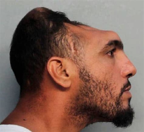 Florida man nicknamed ‘Babycakes’ caught n***d in a chair outside apa