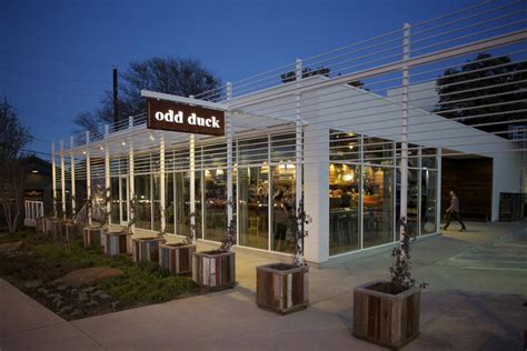 Odd duck austin. Helmed by an Austinite who sharpened his knives at the California Culinary Academy and, later, top-tier restaurants in San Fran, Aspen, and Austin, Odd Duck is an open-kitchen trailer that employs ... 