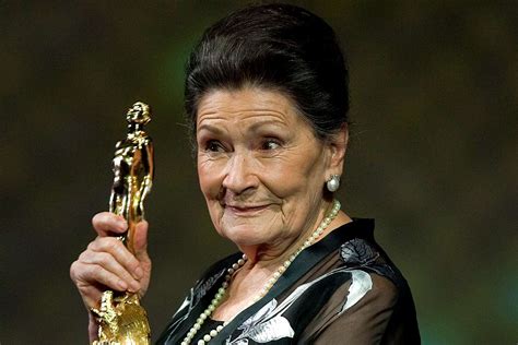 Profile picture of Ofelia Rosenbaum