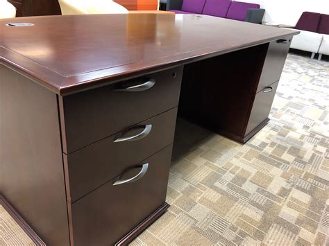 Office furniture used. Kings Office Furniture offers second-hand office desks at great prices. We stock used wave desks, used curved desks, used straight desks and used bench desks in great numbers at all times. In our stock, you can find used office desks of various finishes to match pretty much any office colour scheme. Save money by purchasing our used … 