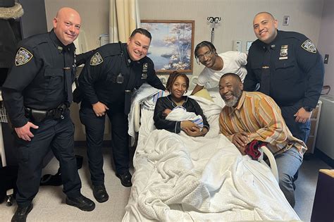 Officers help deliver baby boy at New York City's Lincoln Tunnel
