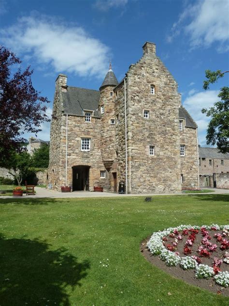 Official guide to mary queen of scots house jedburgh. - Frigariana, pour trompette en ut ou en si [moll], et piano..