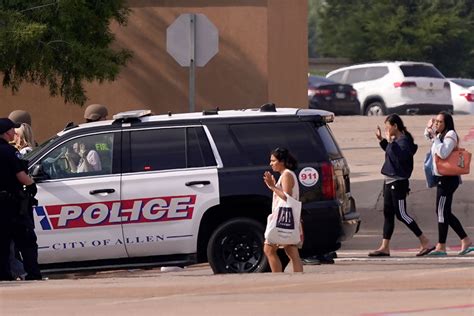 Officials: 8 killed in Texas mall shooting