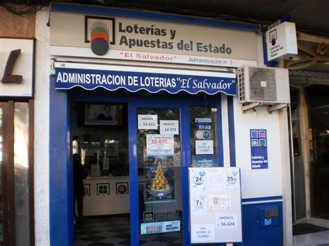 La 1. The Spanish Christmas Lottery (officially Sorteo Extraordinario de Navidad [soɾˈteo e (ɣ)stɾaoɾðiˈnaɾjo ðe naβiˈðað] or simply Lotería de Navidad [loteˈɾi.a ðe naβiˈðað]) is a special draw of the Lotería Nacional, the weekly national lottery run by Spain 's state-owned Loterías y Apuestas del Estado. The special .... 