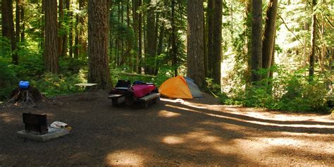Ohanapecosh campground weather. This camp is set at an elevation of 1,914 feet at the base of the beautiful 14,410-foot volcano, Mount Rainier. Located in the southeast corner of the park Ohanapecosh Campground is crisscrossed by two lovely streams with the Ohanapecosh river running through it's center. The bridge over the river has an incredible view and is a great place for ... 
