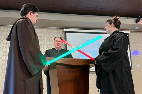 Ohio couple joins forces in Star Wars ceremony: This is the wedding they were looking for