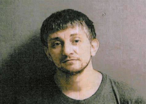 Ohio inmate escapes, authorities searching