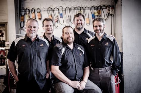 Oil change seattle. Alki Auto Repair in West Seattle is a full-service Auto Mechanic whose services range from tires and oil changes to brakes emissions repair. Call 206.935.8059, today. 