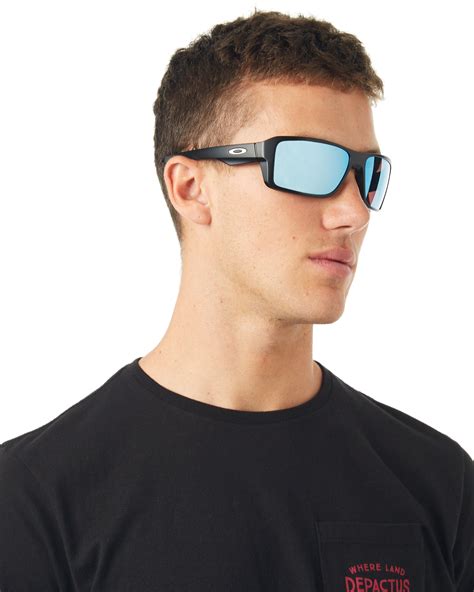 Okaley. Choosing Responsible Shipping for your orders helps us build a more sustainable future. FIND YOUR PERFECT FRAMES. Discover styles for your face shape. FREE SHIPPING. Shipping and returns are on us. Discover Sunglasses, Goggles, Apparel, and More Available at the Oakley Official Website. Make your order now and receive free shipping! 