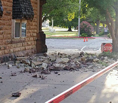 Oklahoma residents were rocked by a series of earthquakes early Thursday morning, with some claiming it sounded like a 'small explosion' and a 'gunshot.'. A magnitude 4.5 earthquake struck near .... 